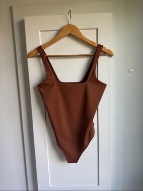 Good American Chestnut Brown bodysuit
